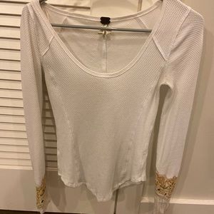 FREE PEOPLE ARM DETAIL TOP